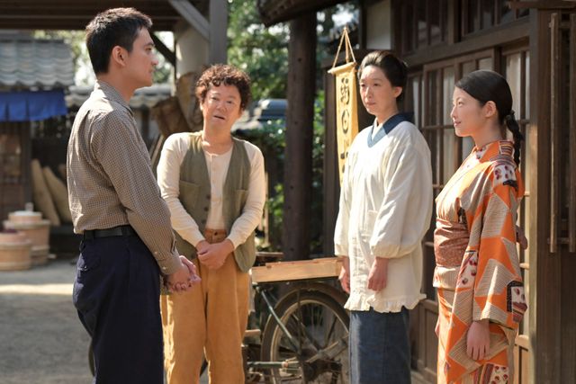 寮生活を送るのぶ（今田美桜）＆うさ子（志田彩良）…朝ドラ「あんぱん」第22回（4枚目）