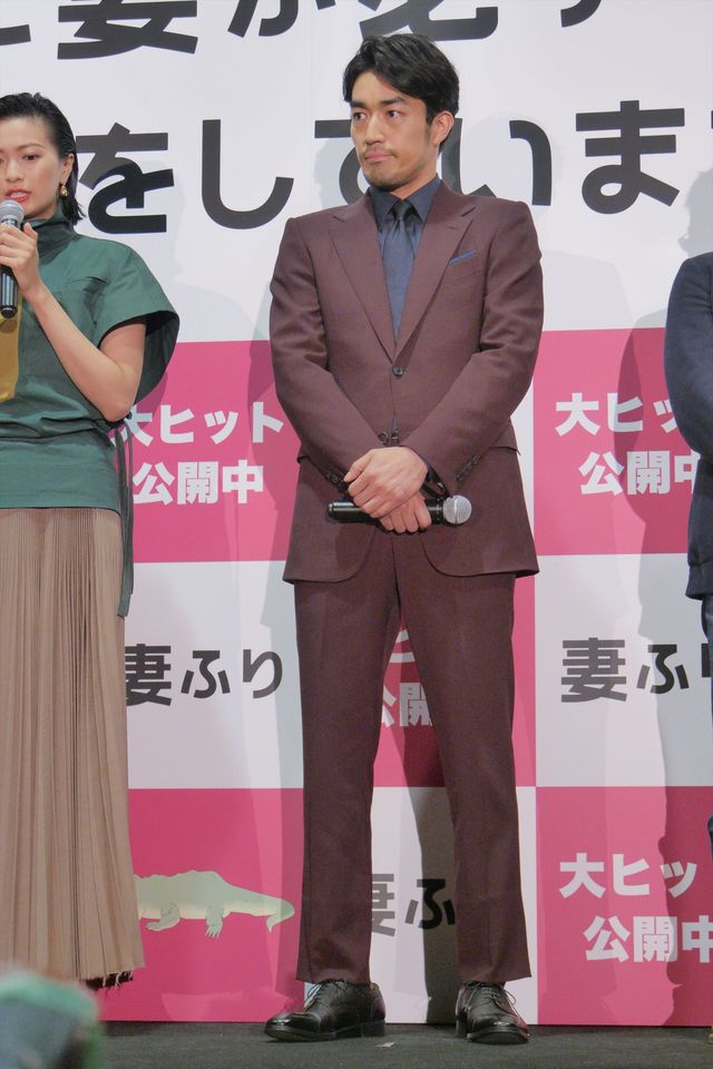 榮倉奈々、本物ワニに名前をつける！『家に帰ると妻が必ず死んだふりをしています。』公開記念舞台あいさつ（10枚目）