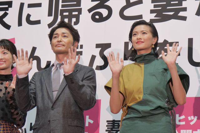 榮倉奈々、本物ワニに名前をつける！『家に帰ると妻が必ず死んだふりをしています。』公開記念舞台あいさつ（25枚目）