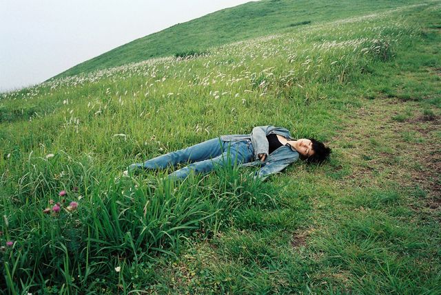 【3枚】佐久間由衣のあらゆる表情…ファースト写真集の新カット：フォトギャラリー