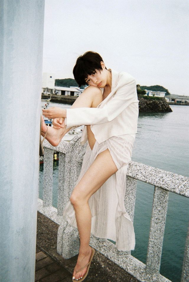 【3枚】佐久間由衣のあらゆる表情…ファースト写真集の新カット（3枚目）