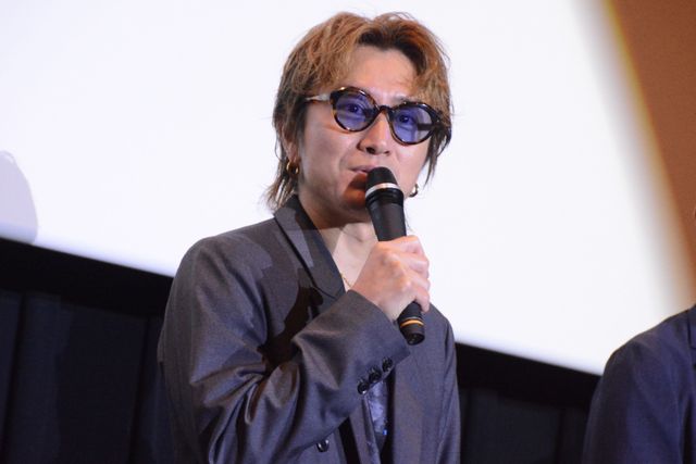 のん、純白ドレスで魅了！SUPER EIGHT安田章大と登壇『平行と垂直』東京プレミア（3枚目）