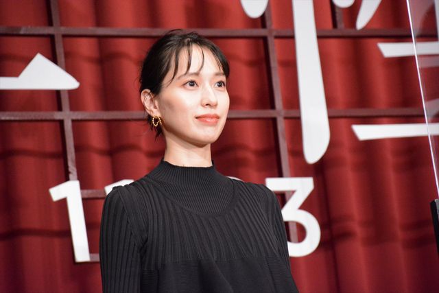 戸田恵梨香＆永野芽郁、女子高に降臨で悲鳴！（4枚目）