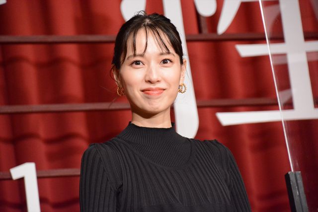 戸田恵梨香＆永野芽郁、女子高に降臨で悲鳴！（10枚目）