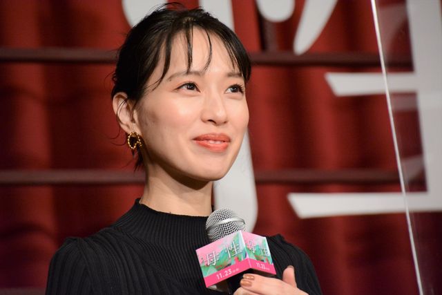 戸田恵梨香＆永野芽郁、女子高に降臨で悲鳴！（15枚目）