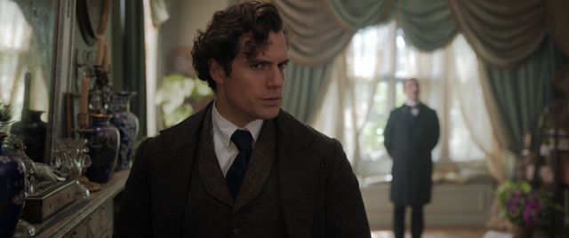 ヘンリー・カヴィルのシャーロック・ホームズ！『エノーラ・ホームズの事件簿』（5枚目）