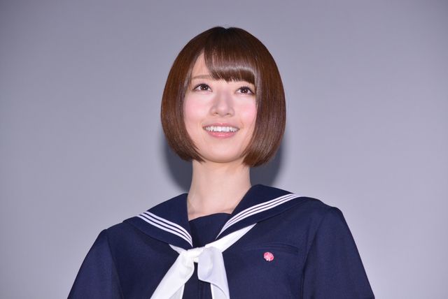 不仲説はウソ？ホント？乃木坂46生田絵梨花・秋元真夏・橋本奈々未が制服で登場！『超能力研究部の3人』初日舞台あいさつ【フォトギャラリー】：フォトギャラリー