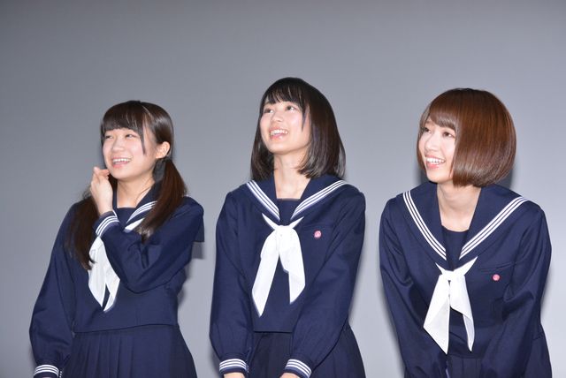 不仲説はウソ？ホント？乃木坂46生田絵梨花・秋元真夏・橋本奈々未が制服で登場！『超能力研究部の3人』初日舞台あいさつ【フォトギャラリー】（10枚目）