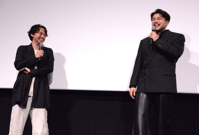 井口理（King Gnu）＆原摩利彦、映画『国宝』舞台あいさつにサプライズ登壇！（3枚目）