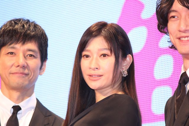 篠原涼子、西島秀俊、坂口健太郎、川栄李奈、笑顔でレッドカーペットに！『人魚の眠る家』ワールドプレミア（10枚目）