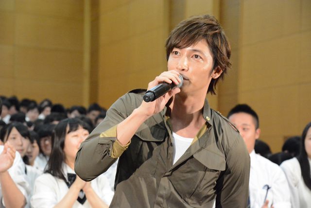 “生”玉木宏のサプライズ登場に学生300人が大歓声！フォトギャラリー：フォトギャラリー