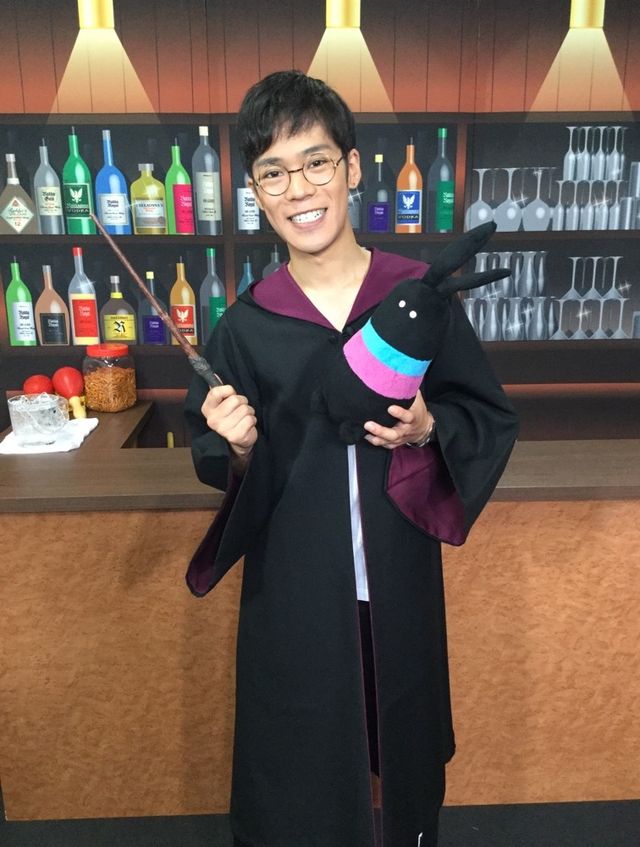 小野賢章、ハリポタ風の衣装で登場！：フォトギャラリー