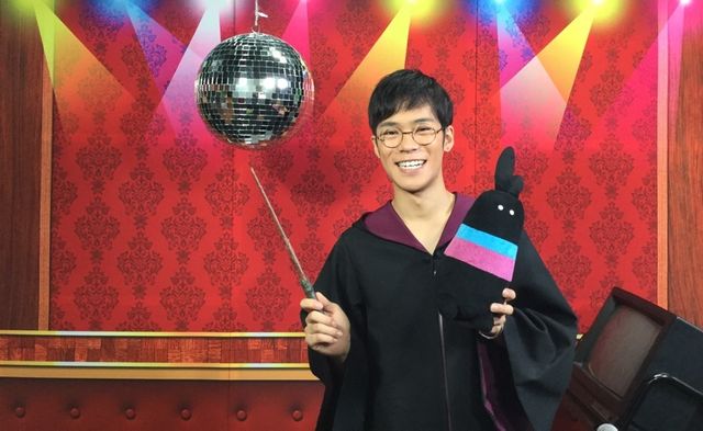 小野賢章、ハリポタ風の衣装で登場！（2枚目）