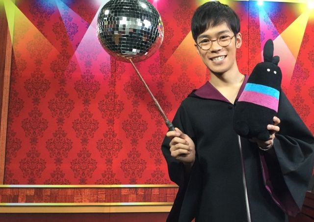 小野賢章、ハリポタ風の衣装で登場！（4枚目）