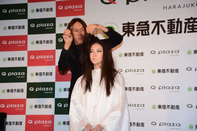 ジョニデ『シザーハンズ』のモデルが日本で華麗なシザーさばき披露！フォトギャラリー（5枚目）