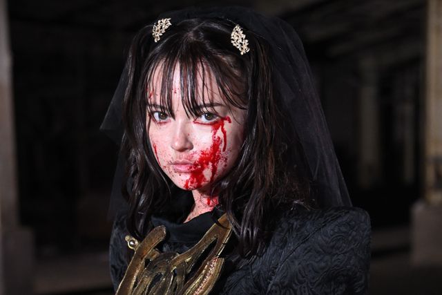 「ガッチャード」ラケシスのモデルとなった歌手が登場！スピンオフ「冥黒の黙示録　ラケシス」場面写真（2枚目）