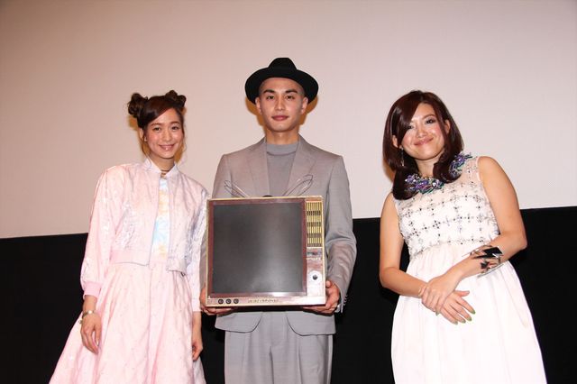 “テレビ男”中村蒼、ヒロイン役の野崎萌香ら『春子超常現象研究所』初日舞台あいさつフォトギャラリー：フォトギャラリー