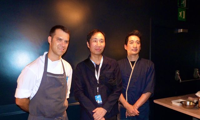 (左から)ミケル・ギャロさん、森淳一監督、高橋健二さん(サンセバスチャンのレストランNi Neuにて)