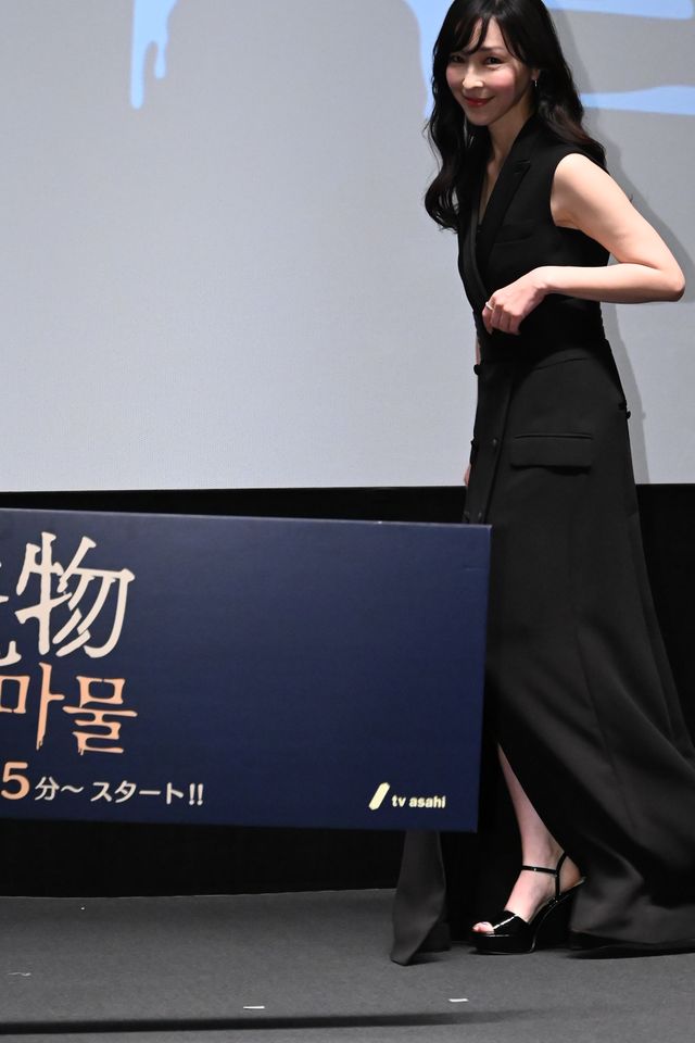 美しすぎる麻生久美子＆塩野瑛久！問題作「魔物」記者会見で息の合ったトーク（3枚目）