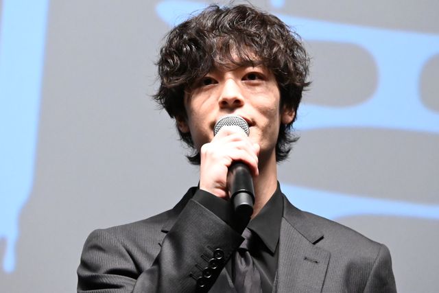 美しすぎる麻生久美子＆塩野瑛久！問題作「魔物」記者会見で息の合ったトーク（4枚目）