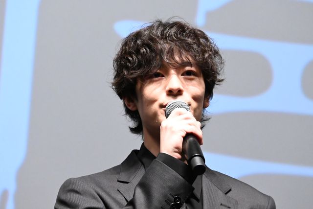 美しすぎる麻生久美子＆塩野瑛久！問題作「魔物」記者会見で息の合ったトーク（5枚目）