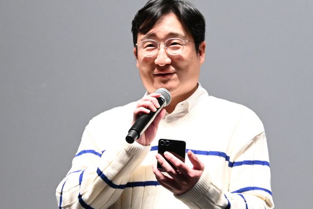 美しすぎる麻生久美子＆塩野瑛久！問題作「魔物」記者会見で息の合ったトーク（8枚目）