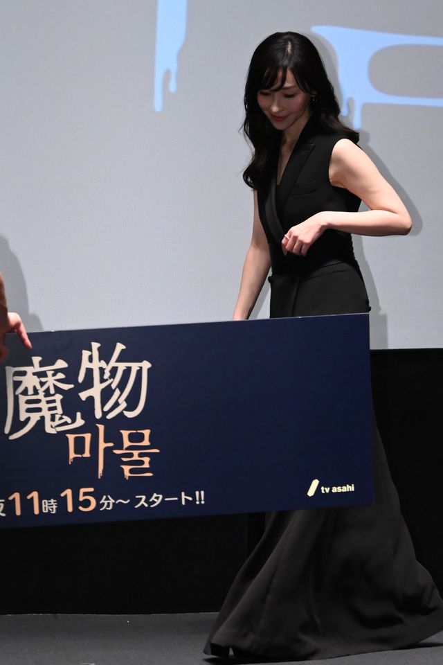 美しすぎる麻生久美子＆塩野瑛久！問題作「魔物」記者会見で息の合ったトーク（16枚目）