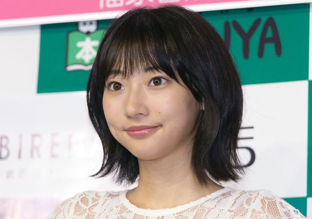 武田玲奈、瞳がキラッキラ！ 1stフォトブック「タビレナ」発売記念握手&チェキ会：フォトギャラリー