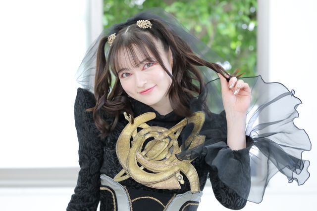 『仮面ライダーガッチャード』ラケシスの妖艶さ＆可愛さが爆発！坂巻有紗インタビュー撮り下ろしカット（10枚目）