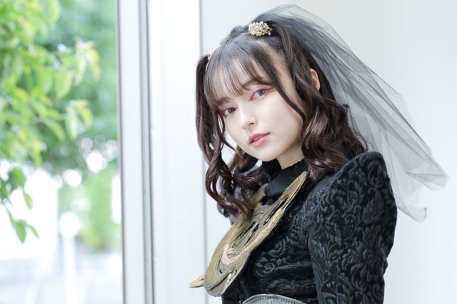 『仮面ライダーガッチャード』ラケシスの妖艶さ＆可愛さが爆発！坂巻有紗インタビュー撮り下ろしカット（11枚目）