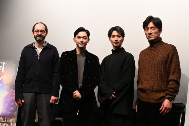 大河完走の横浜流星、メガネ＆無精ひげ姿でイメチェン！『国宝』吉沢亮＆李相日監督と舞台あいさつ登壇（2枚目）
