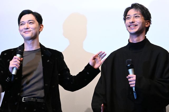 大河完走の横浜流星、メガネ＆無精ひげ姿でイメチェン！『国宝』吉沢亮＆李相日監督と舞台あいさつ登壇（4枚目）