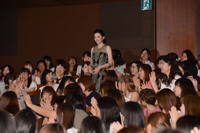 キスマイ玉森＆永野芽郁、1億円ピラミッドに驚愕ッ！『キング・オブ・エジプト』イベントフォトギャラリー（13枚目）