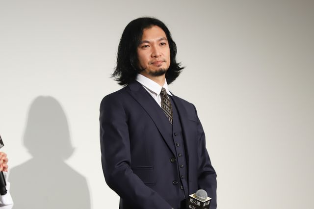 柴咲コウ×西島秀俊×青木崇高、シックな装いで登壇！黒沢清監督『蛇の道』完成披露の様子（6枚目）