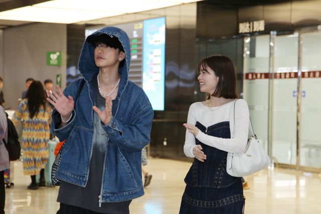 小芝風花＆佐藤健、韓国・金浦空港に到着！（4枚目）