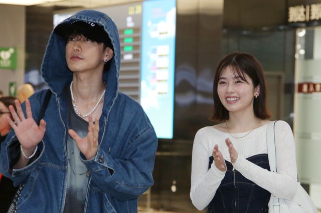 小芝風花＆佐藤健、韓国・金浦空港に到着！（5枚目）