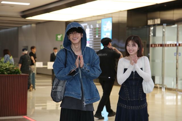 小芝風花＆佐藤健、韓国・金浦空港に到着！（11枚目）