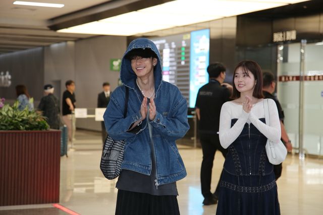 小芝風花＆佐藤健、韓国・金浦空港に到着！（12枚目）