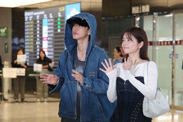 小芝風花＆佐藤健、韓国・金浦空港に到着！（13枚目）