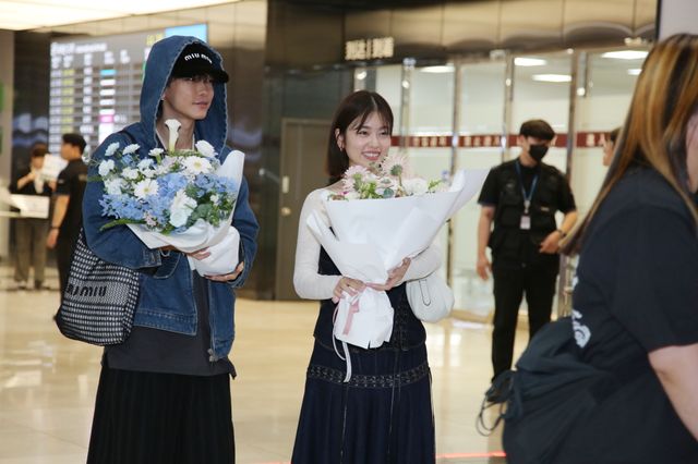 小芝風花＆佐藤健、韓国・金浦空港に到着！（16枚目）