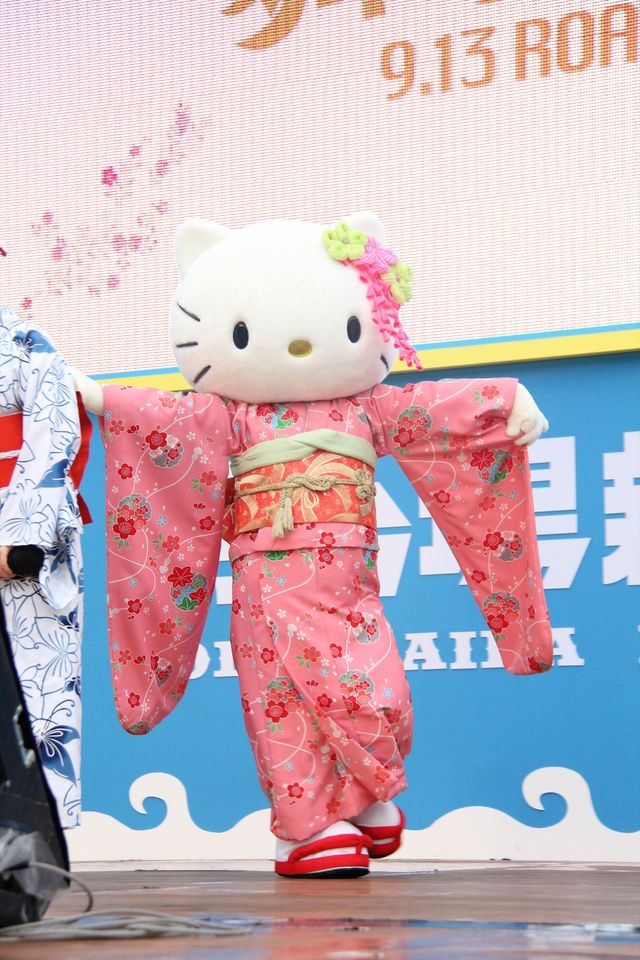 キティちゃんがハッスル！『舞妓はレディ』スペシャルステージ写真ギャラリー（6枚目）