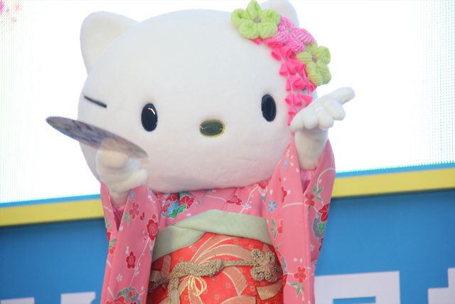 キティちゃんがハッスル！『舞妓はレディ』スペシャルステージ写真ギャラリー（8枚目）