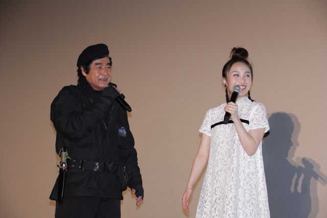 ももクロ百田夏菜子＆藤岡弘、ブラックパンサーポーズ！（9枚目）