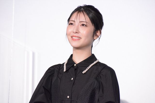 浜辺美波＆杉野遥亮、岸井ゆきのの衝撃回答にビックリ！『やがて海へと届く』公開記念舞台あいさつ（4枚目）