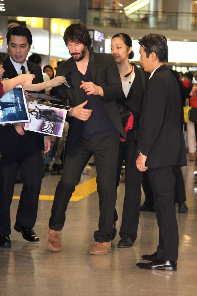 キアヌ・リーヴス、ヒゲ面で来日！フォトギャラリー（6枚目）