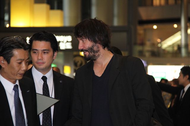 キアヌ・リーヴス、ヒゲ面で来日！フォトギャラリー（8枚目）