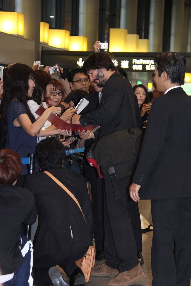 キアヌ・リーヴス、ヒゲ面で来日！フォトギャラリー（10枚目）