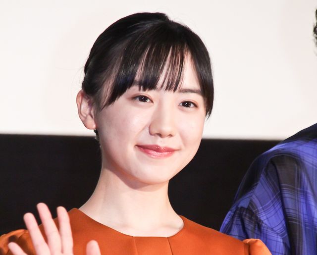 芦田愛菜＆粟野咲莉ら登壇！映画『岬のマヨイガ』初日舞台あいさつ（8枚目）