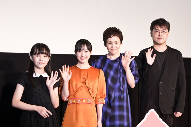 芦田愛菜＆粟野咲莉ら登壇！映画『岬のマヨイガ』初日舞台あいさつ（10枚目）