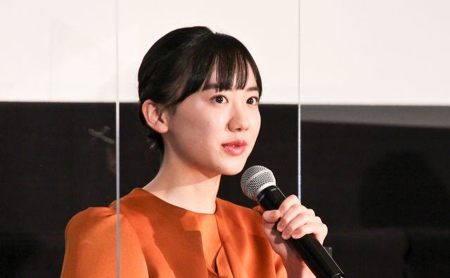 芦田愛菜＆粟野咲莉ら登壇！映画『岬のマヨイガ』初日舞台あいさつ（11枚目）